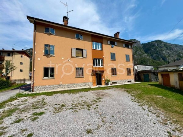 appartamento in vendita a Villa Santina in zona Invillino