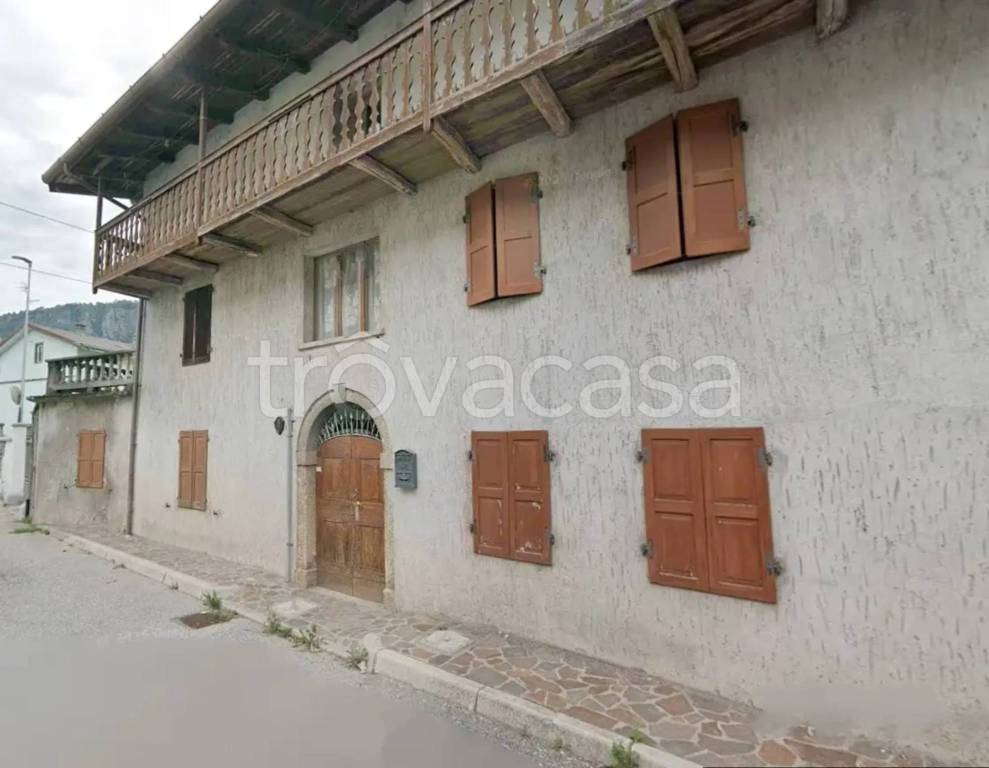 casa indipendente in vendita a Villa Santina in zona Invillino