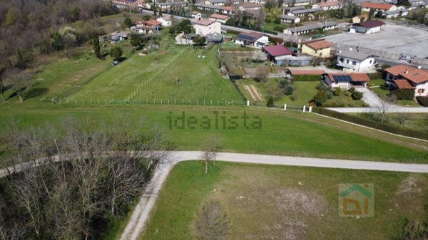 terreno edificabile in vendita a Visco