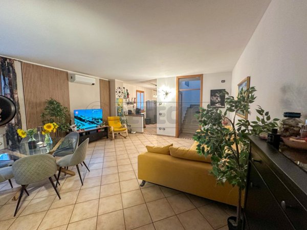 casa indipendente in vendita a Visco