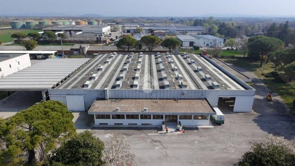 locale commerciale in vendita a Visco