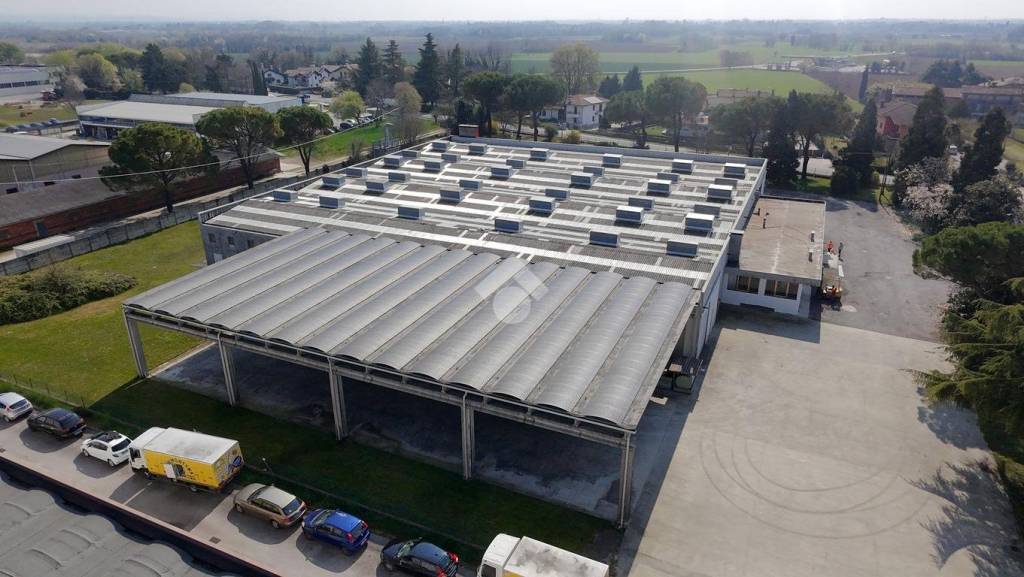 locale commerciale in vendita a Visco