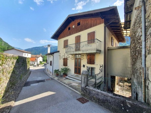 casa indipendente in vendita a Zuglio