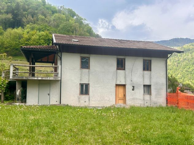 casa indipendente in vendita a Zuglio in zona Formeaso