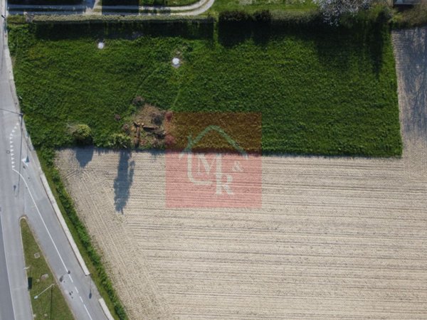 terreno edificabile in vendita a Campolongo Tapogliano