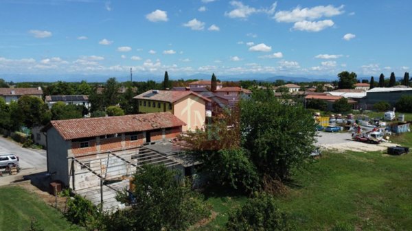 casa indipendente in vendita a Campolongo Tapogliano