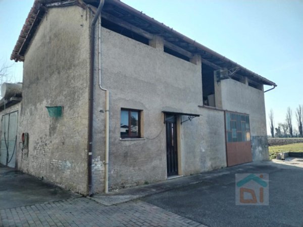 casa indipendente in vendita a Campolongo Tapogliano
