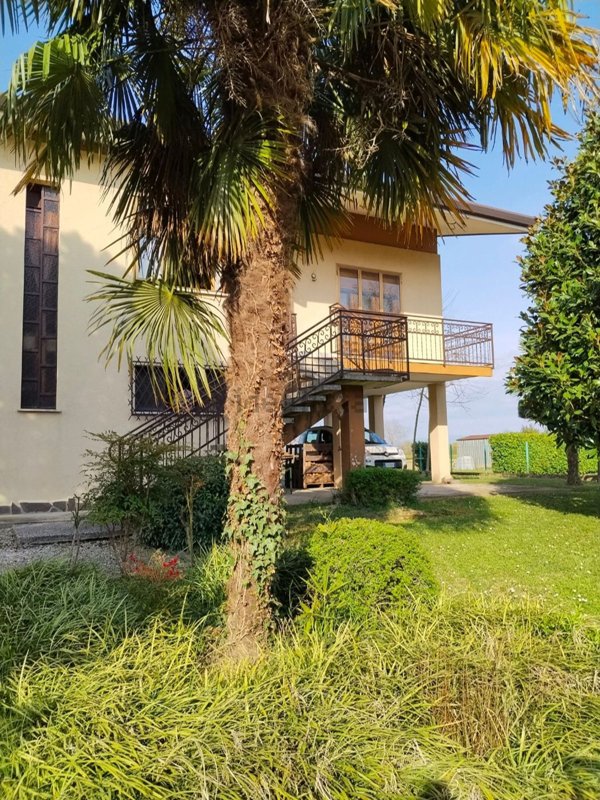 casa indipendente in vendita a Campolongo Tapogliano