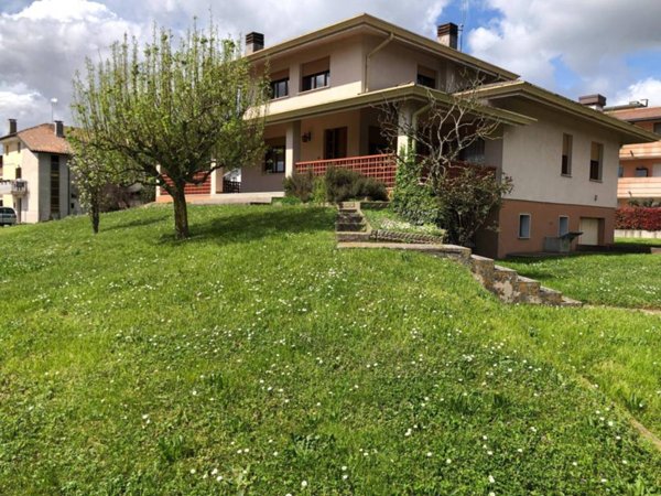 casa indipendente in vendita a Rivignano Teor in zona Rivignano