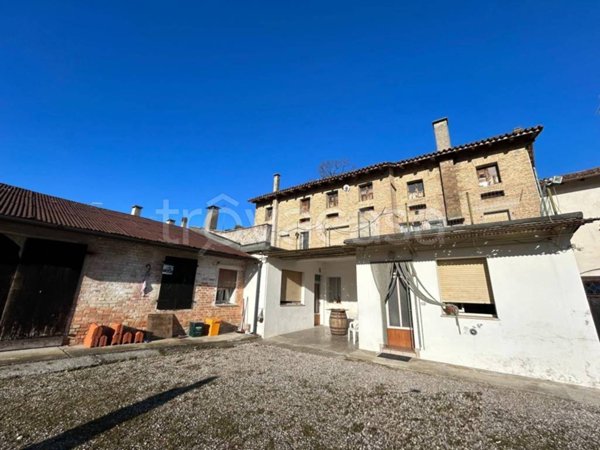 casa indipendente in vendita a Rivignano Teor in zona Rivignano