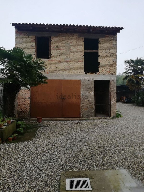 casa indipendente in vendita a Rivignano Teor