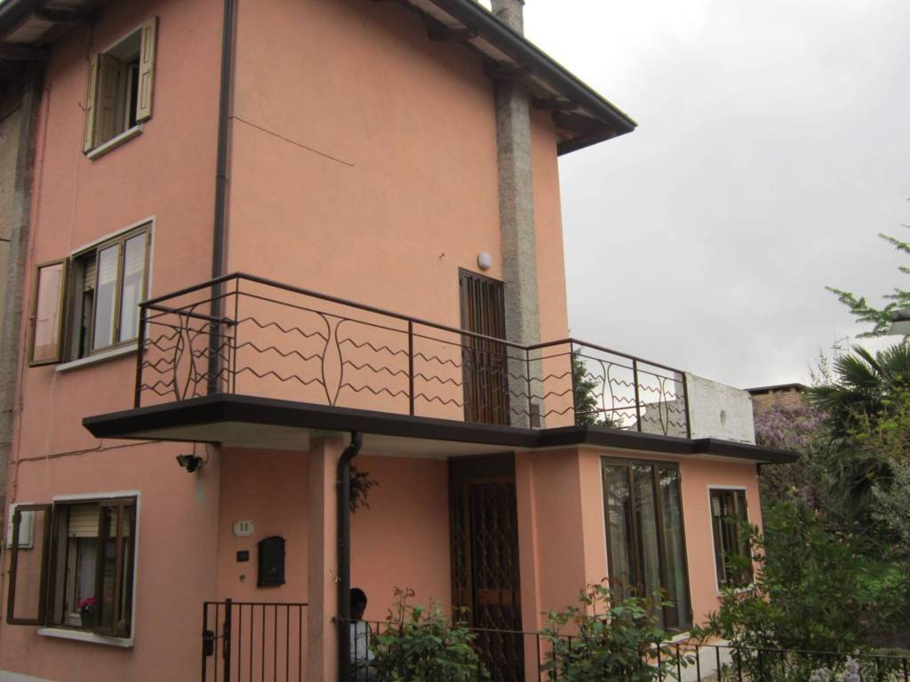 casa indipendente in vendita a Rivignano Teor in zona Rivarotta
