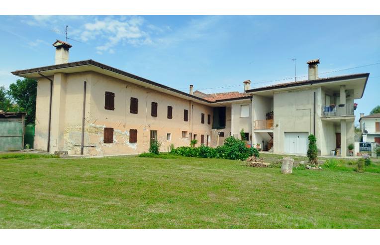 casa indipendente in vendita a Rivignano Teor in zona Rivarotta