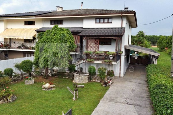 casa indipendente in vendita a Rivignano Teor