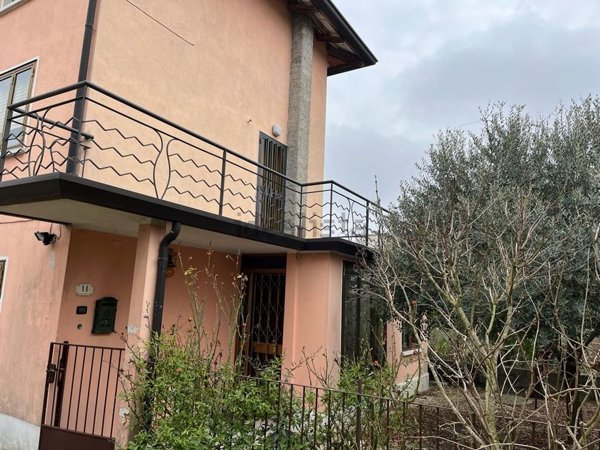 casa indipendente in vendita a Rivignano Teor in zona Rivarotta