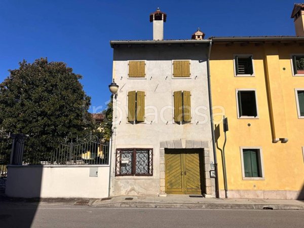 casa indipendente in vendita a Rivignano Teor in zona Rivignano