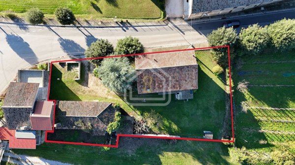 casa indipendente in vendita a Rivignano Teor in zona Ariis