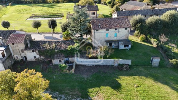 casa indipendente in vendita a Rivignano Teor in zona Ariis