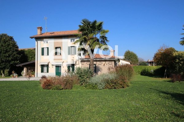 casa indipendente in vendita a Rivignano Teor