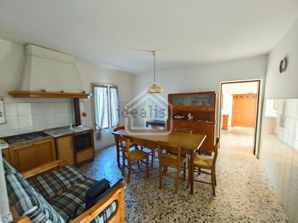 casa indipendente in vendita a Rivignano Teor in zona Rivignano