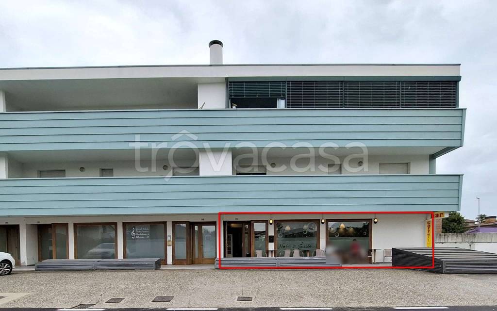 negozio in vendita a Rivignano Teor