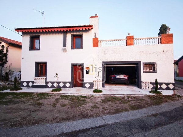 casa indipendente in vendita a Rivignano Teor in zona Ariis