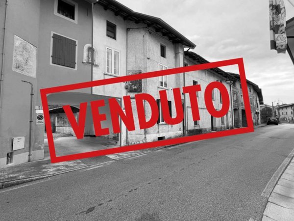 casa indipendente in vendita a Rivignano Teor in zona Rivignano