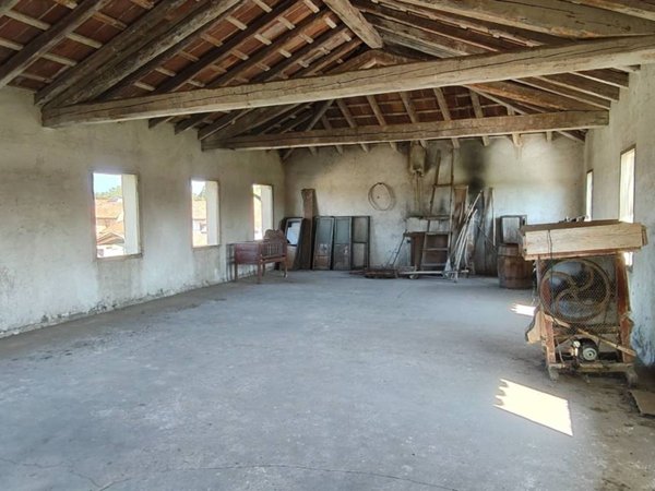 casa indipendente in vendita a Rivignano Teor in zona Rivarotta