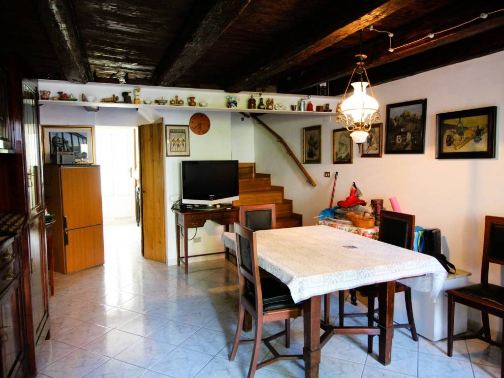 casa indipendente in vendita a Rivignano Teor in zona Teor