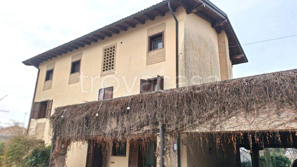 casa indipendente in vendita a Rivignano Teor in zona Rivignano