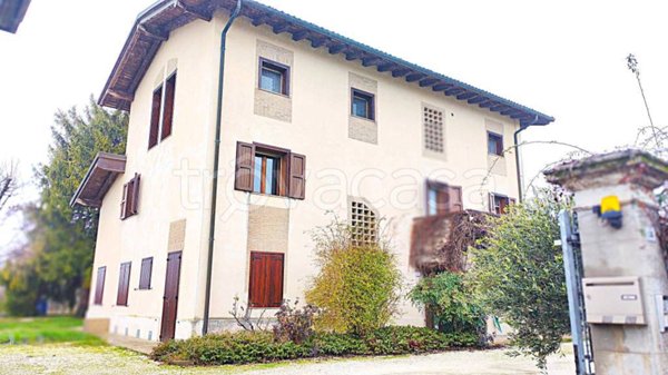 casa indipendente in vendita a Rivignano Teor in zona Rivignano