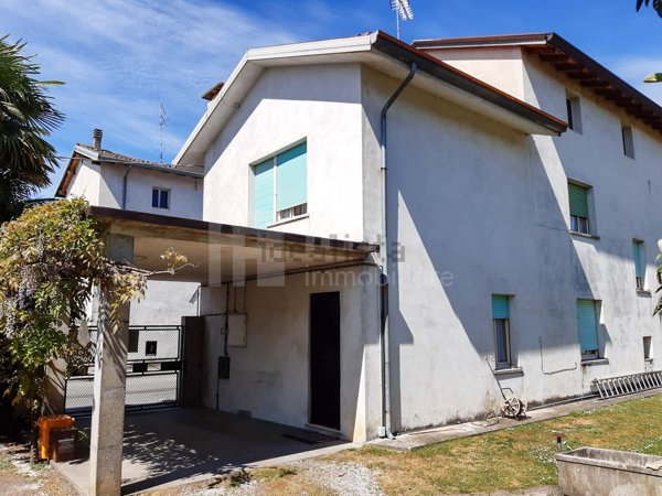 casa indipendente in vendita a Rivignano Teor