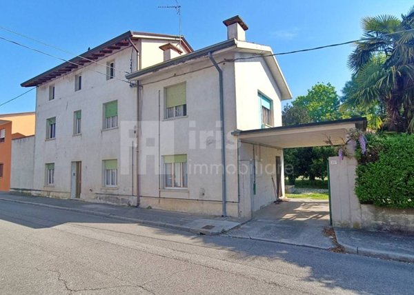 casa indipendente in vendita a Rivignano Teor