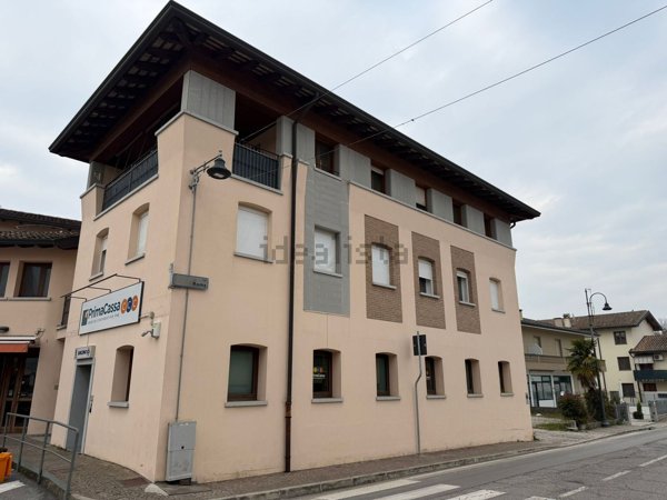 appartamento in vendita a Rivignano Teor in zona Teor