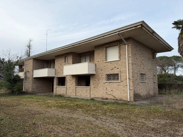 casa indipendente in vendita a Rivignano Teor in zona Rivignano