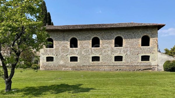 casa indipendente in vendita a Rivignano Teor in zona Rivignano