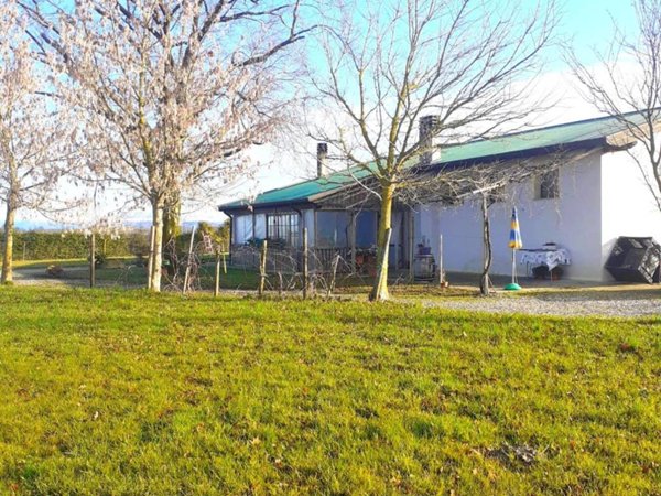 negozio in vendita a Rivignano Teor in zona Teor