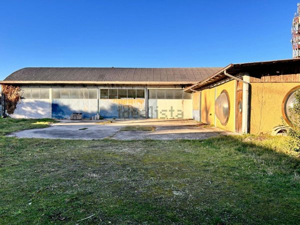 casa indipendente in vendita a Rivignano Teor in zona Rivignano