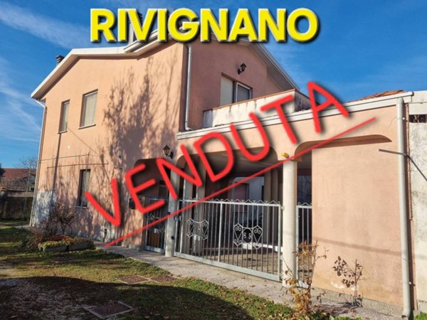 casa indipendente in vendita a Rivignano Teor in zona Rivignano