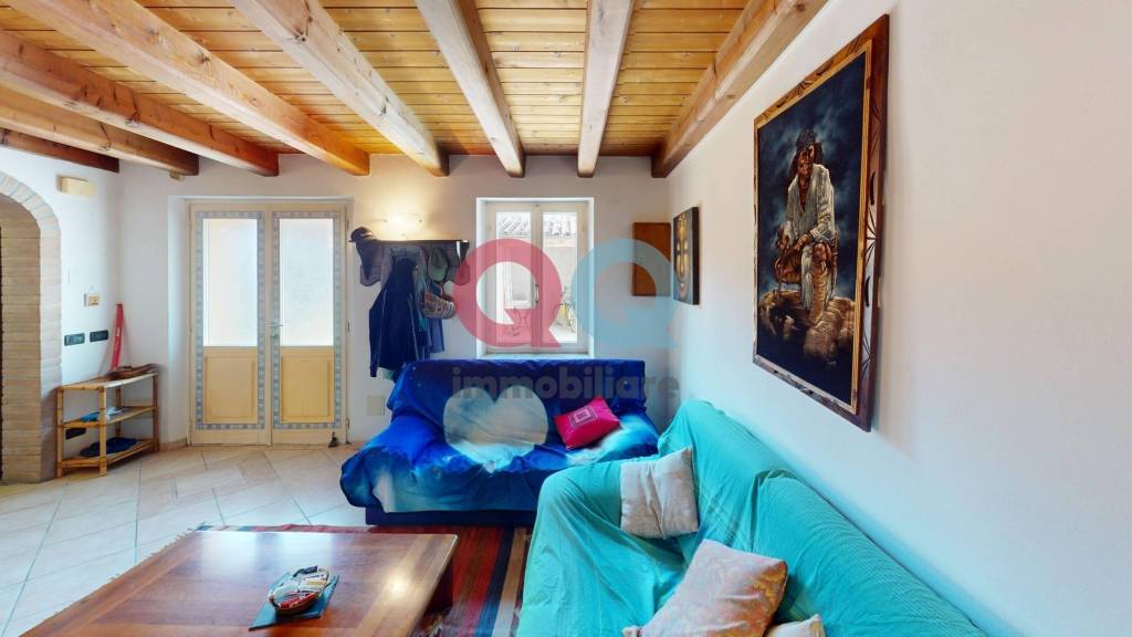 casa indipendente in vendita a Rivignano Teor in zona Rivignano