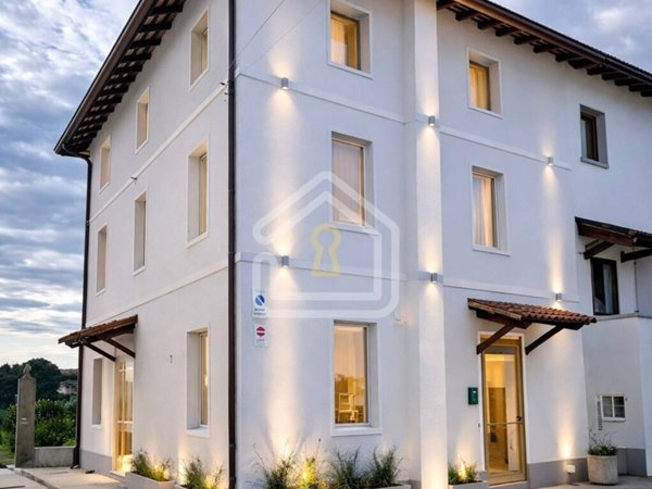 casa indipendente in vendita a Rivignano Teor in zona Rivignano