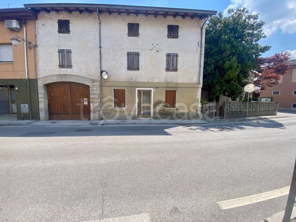 casa indipendente in vendita a Rivignano Teor in zona Rivignano