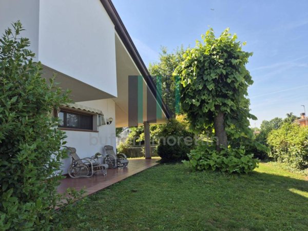 casa indipendente in vendita a Rivignano Teor in zona Rivarotta