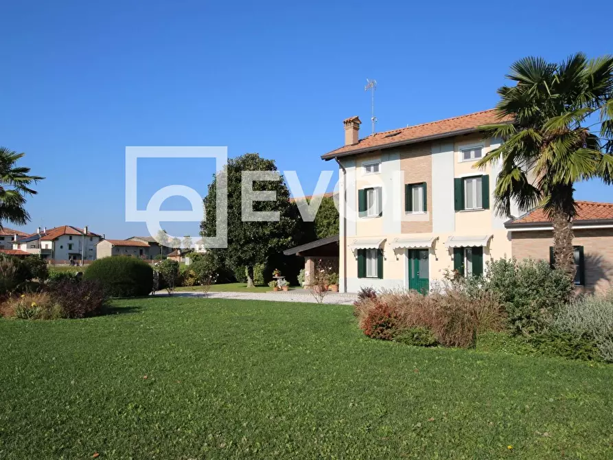 casa indipendente in vendita a Rivignano Teor in zona Rivignano