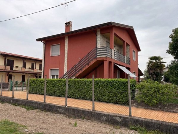 appartamento in vendita a Rivignano Teor in zona Rivignano