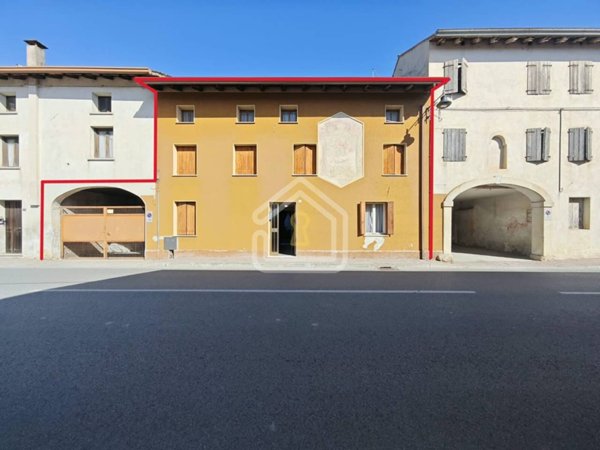casa indipendente in vendita a Rivignano Teor in zona Teor
