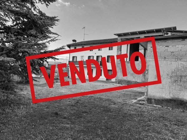 casa indipendente in vendita a Rivignano Teor in zona Teor