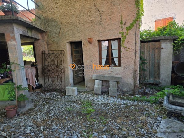 casa indipendente in vendita a Rivignano Teor in zona Rivignano