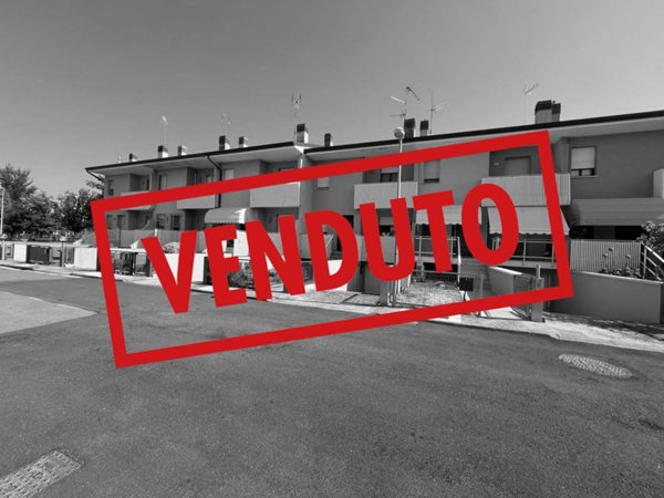 casa indipendente in vendita a Rivignano Teor in zona Rivignano