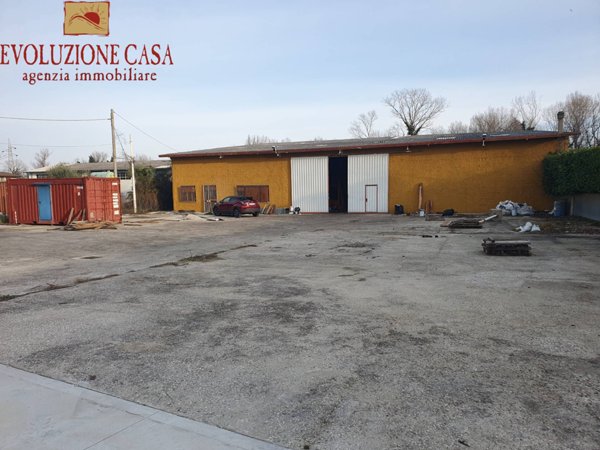 casa indipendente in vendita a Fiumicello Villa Vicentina in zona Fiumicello